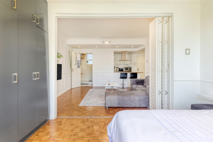 1 Bedroom Property for Sale in Green Point Western Cape